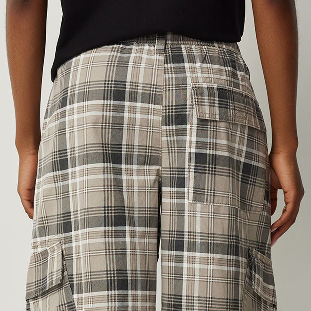 Women Cargo Short - Image 4