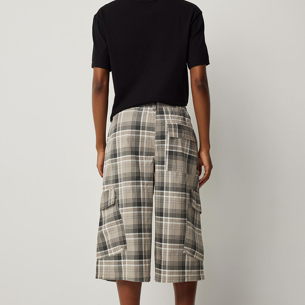 Women Cargo Short - Image 3