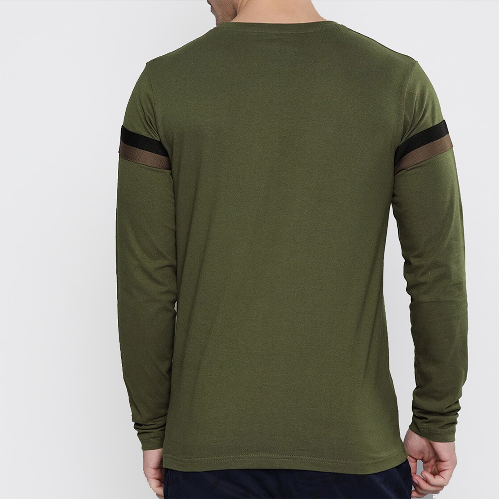 Men Round Neck Long Sleeve Tee